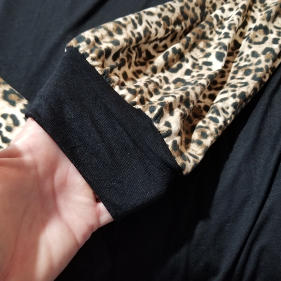 Tees 2 Ur Door Black and Leopard Long Sleeve Top - Picture 4 of 7